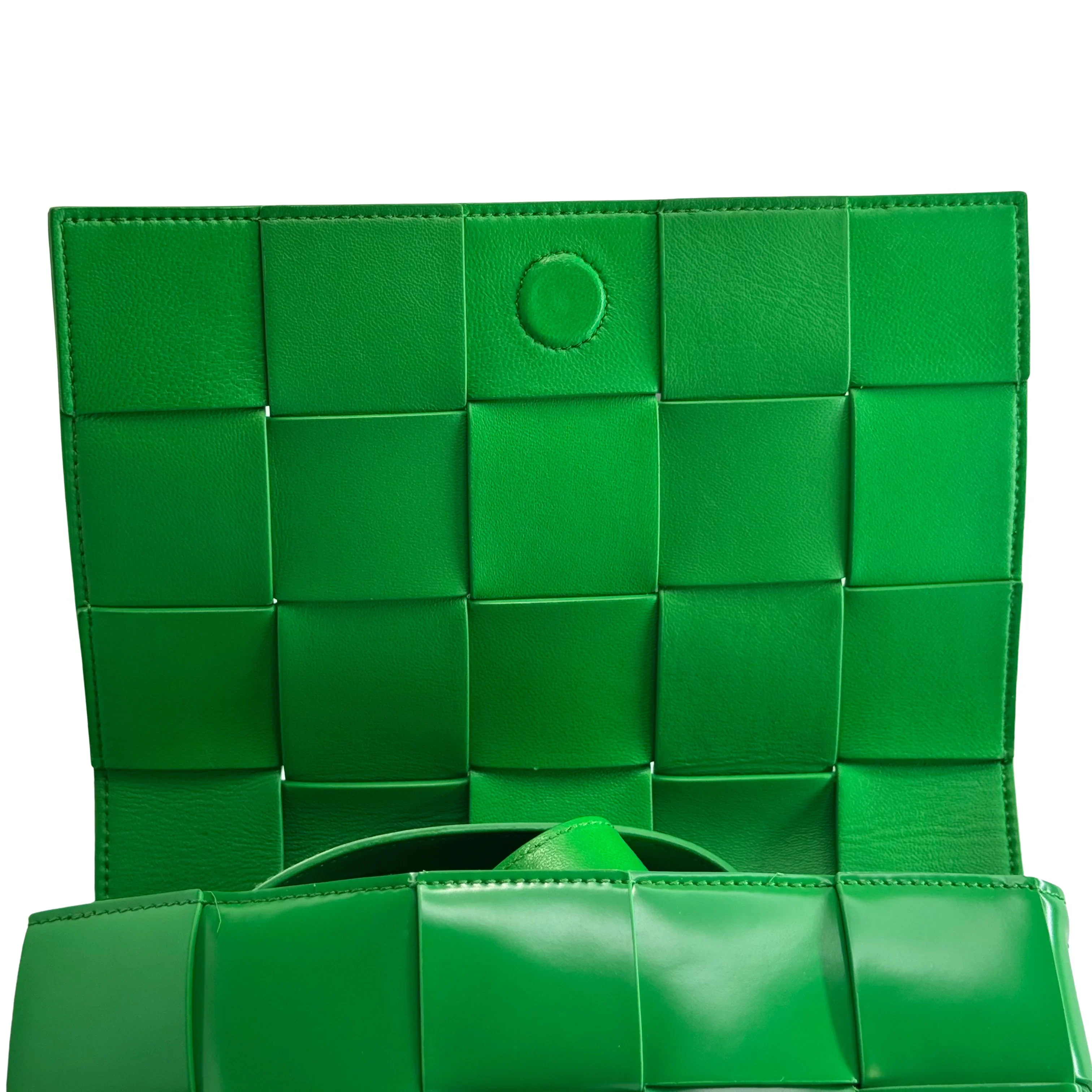 Bottega Veneta Patent Maxi Intrecciato Cassette Crossbody Bag Parakeet - Image 7
