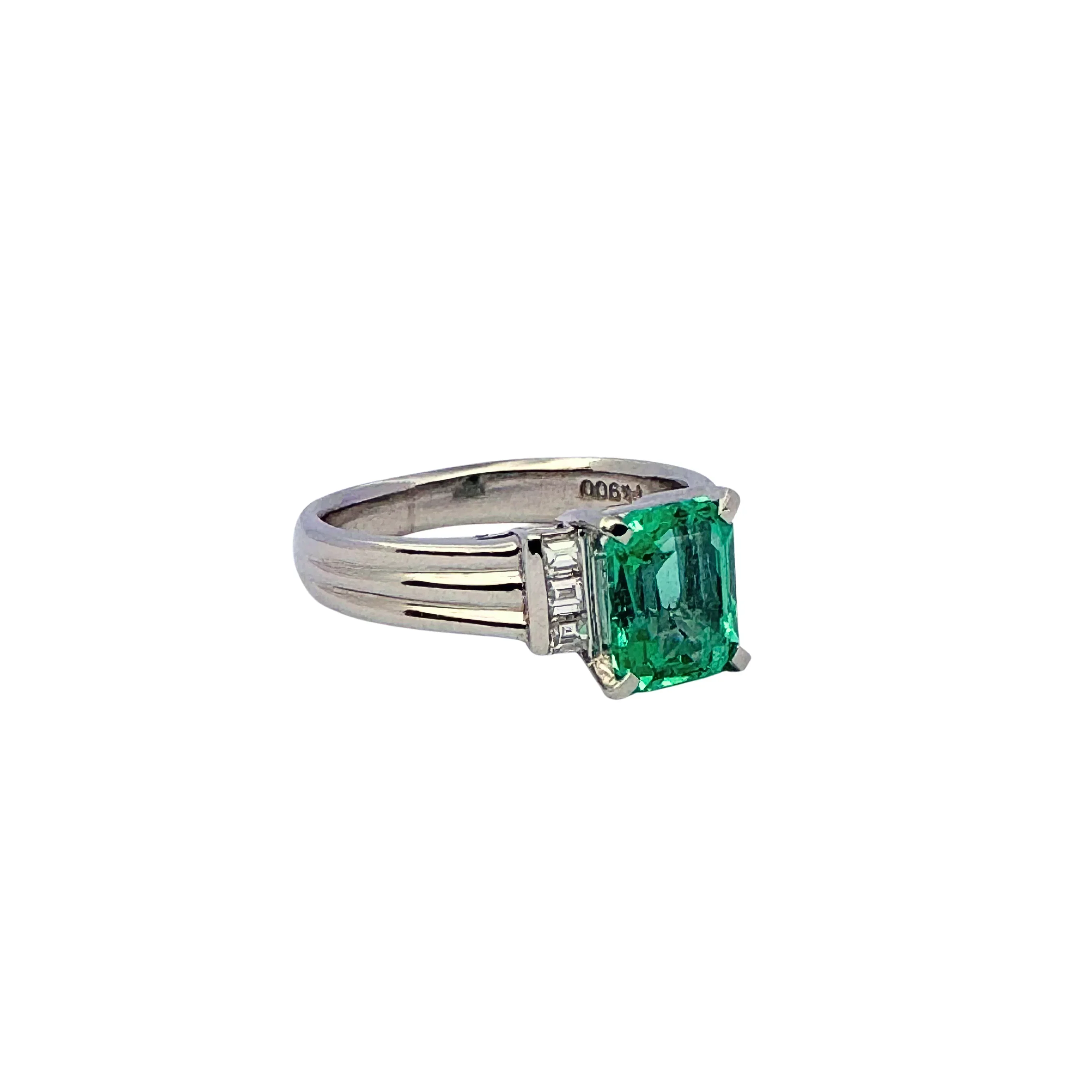 Platinum 900 Natural Emerald 1.12CT & Diamond 0.16CT Three Stone Ring SIZE P½ - Image 4