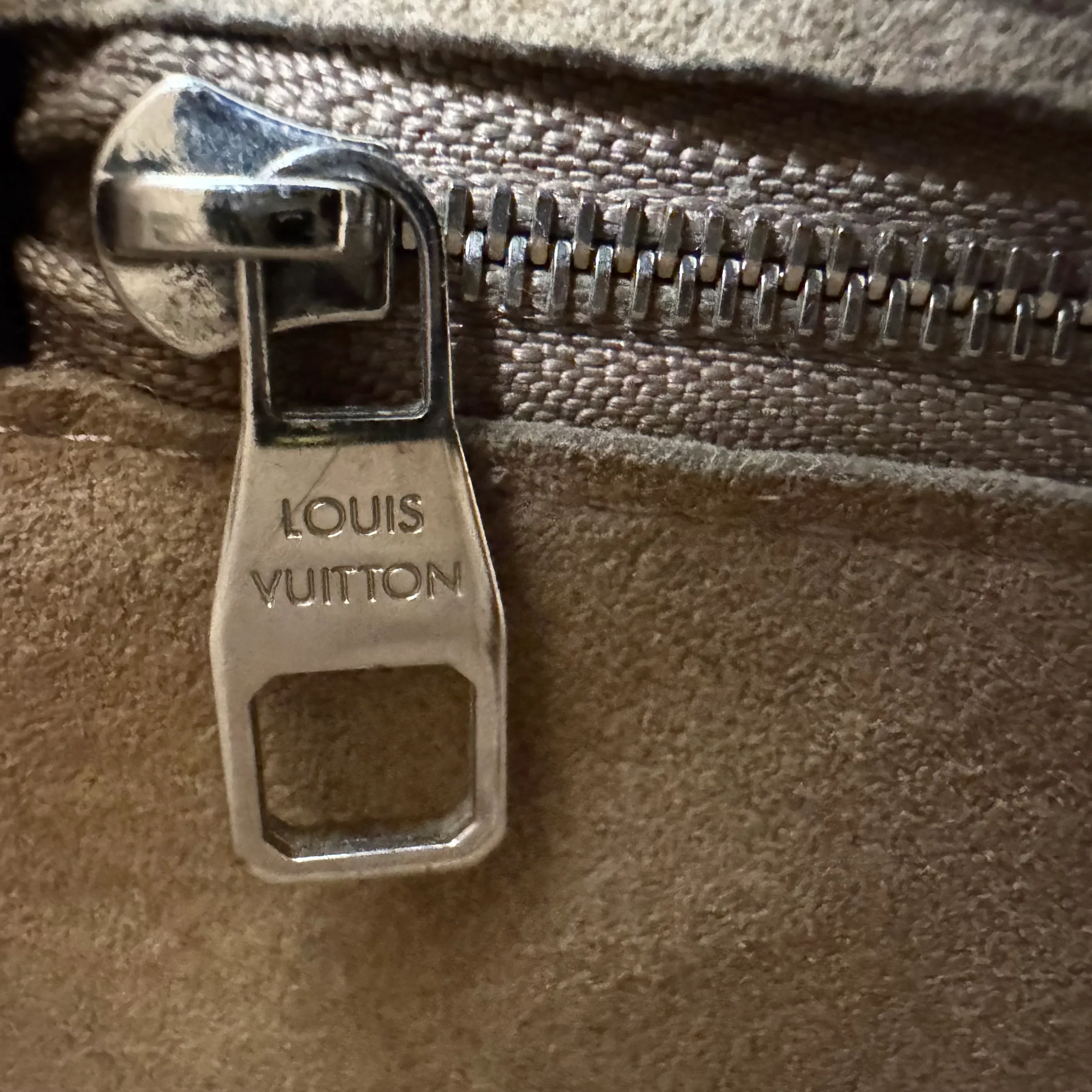 Louis Vuitton Mahina Babylone Chain BB – Black Bag - Image 11