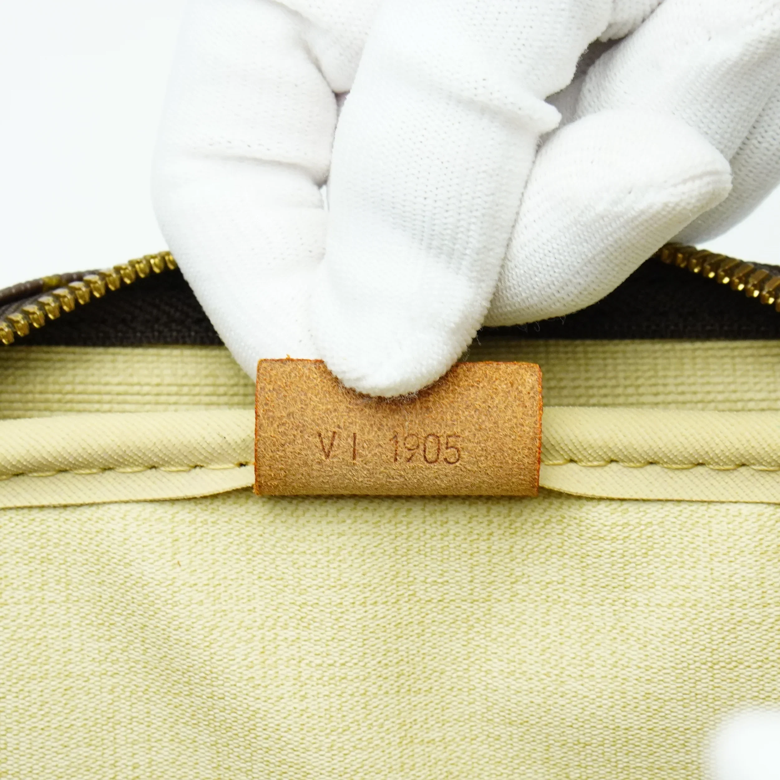 Louis Vuitton Deauville Monogram Canvas Handbag - Image 11