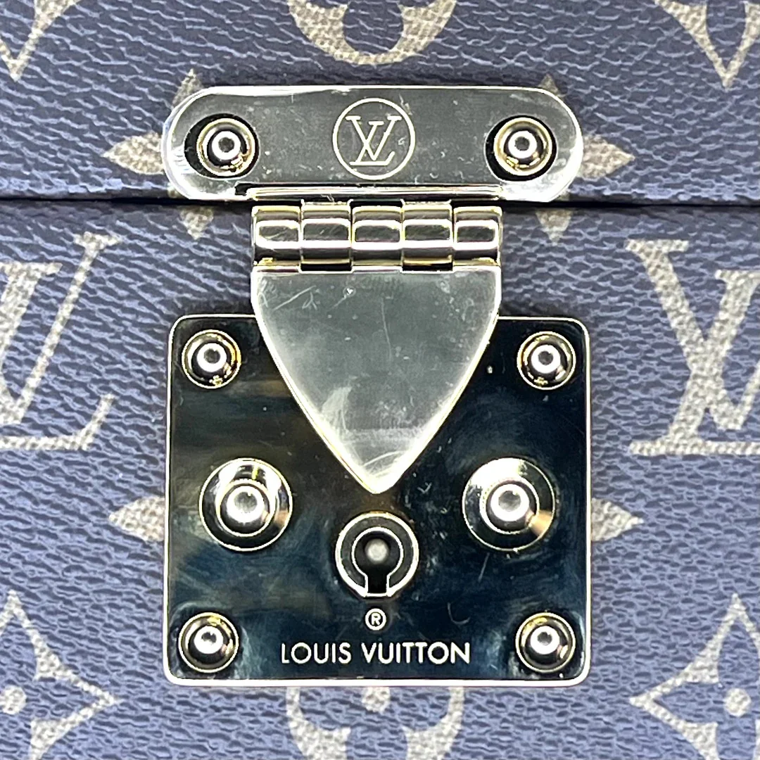 Louis Vuitton Monogram Camera Box Bag Crossbody - Image 12