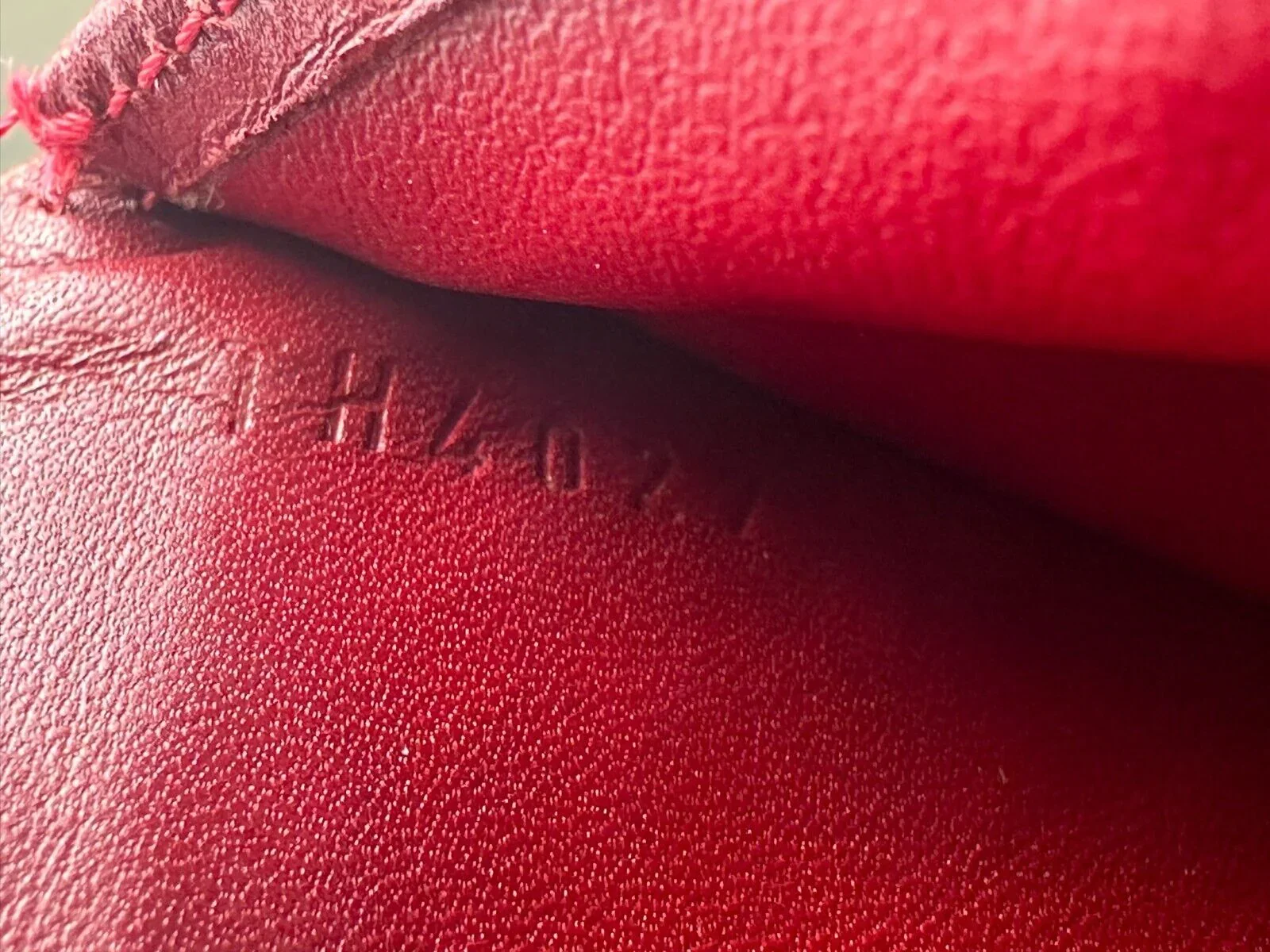 Louis Vuitton Monogram Vernis Porte Tresor International Wallet Red - Image 10