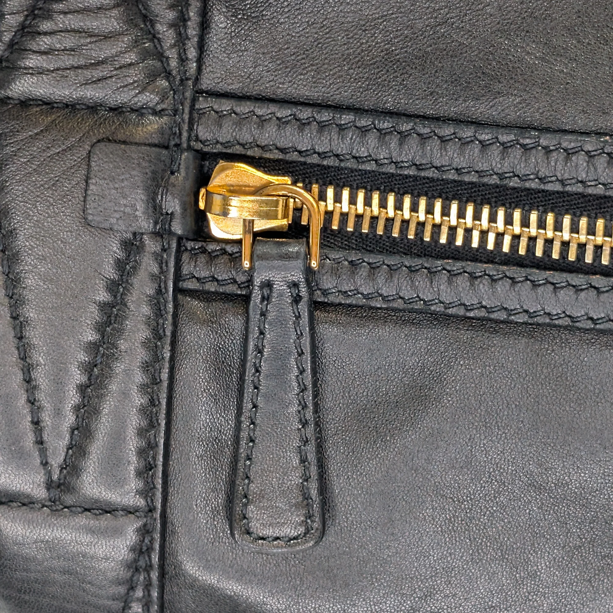 Miu Miu Matelasse Tote Bag Black - Image 7